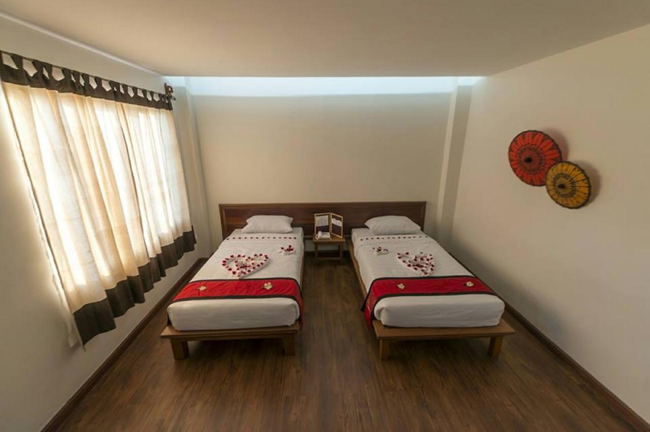 Hotel Queen Jamadevi Mawlamyine Buitenkant foto