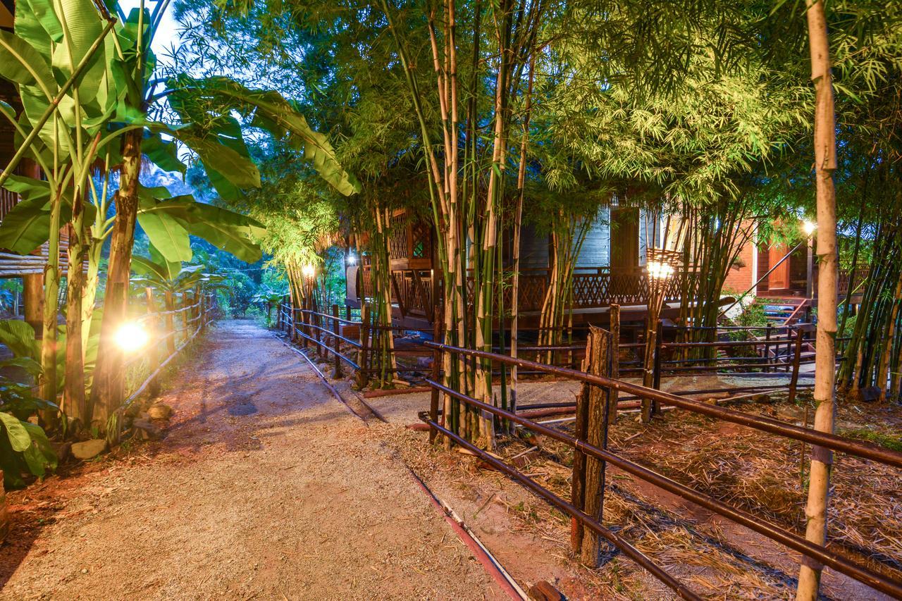 Hotel Queen Jamadevi Mawlamyine Buitenkant foto