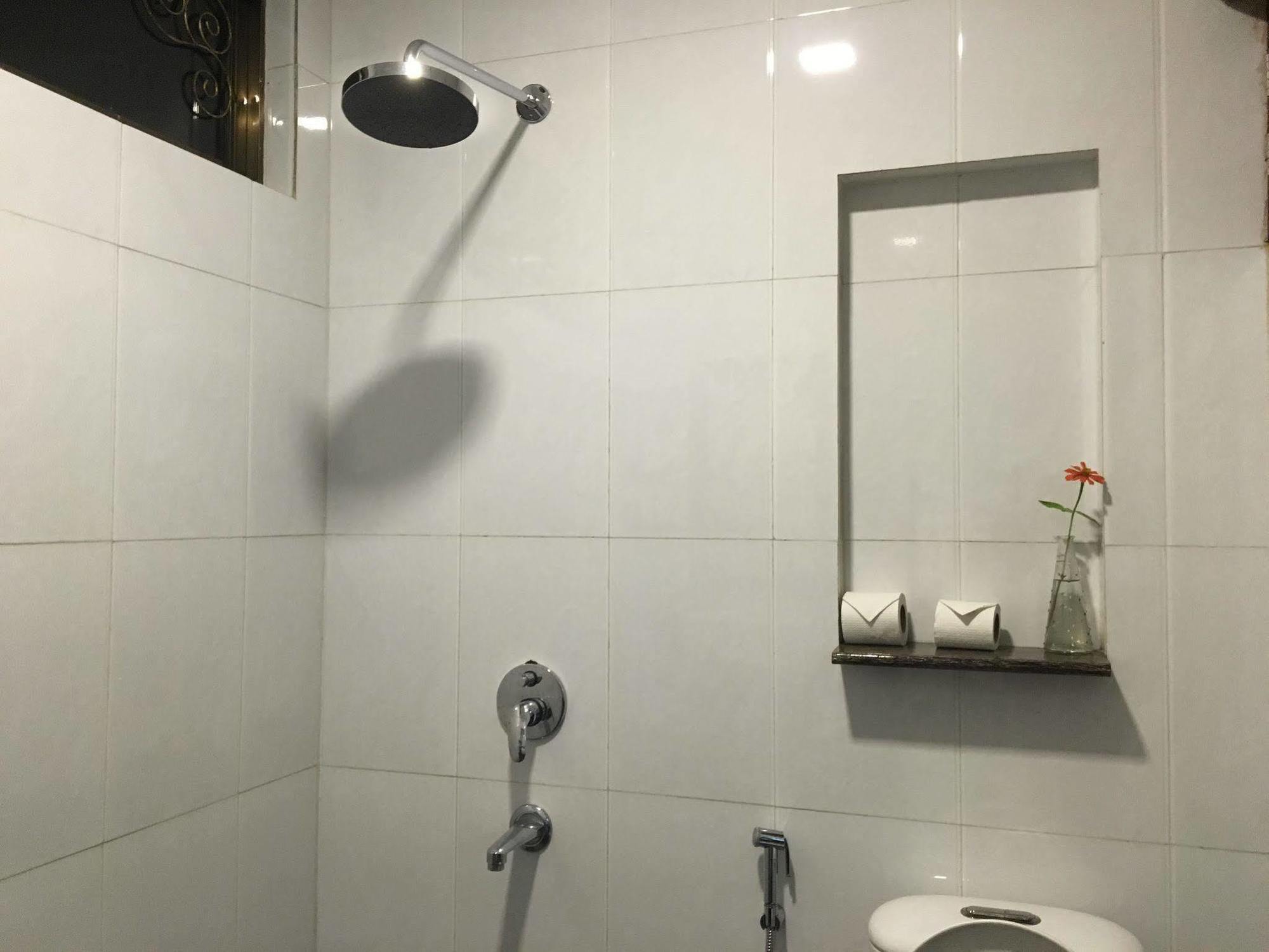 Hotel Queen Jamadevi Mawlamyine Buitenkant foto