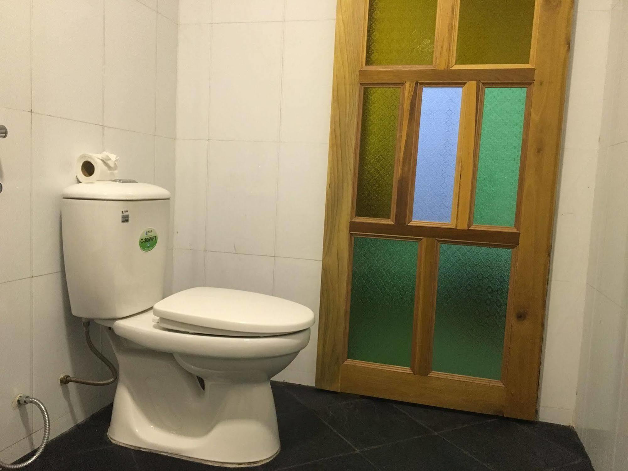 Hotel Queen Jamadevi Mawlamyine Buitenkant foto