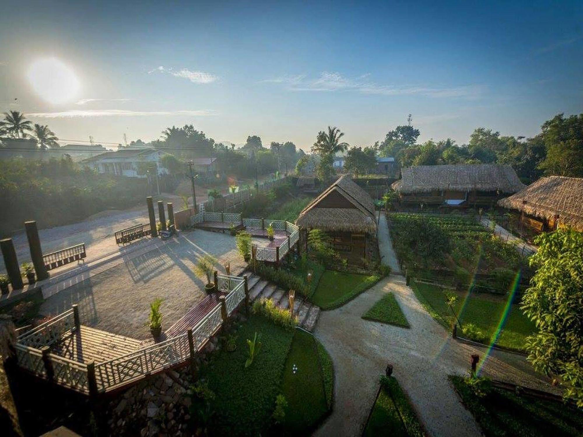 Hotel Queen Jamadevi Mawlamyine Buitenkant foto