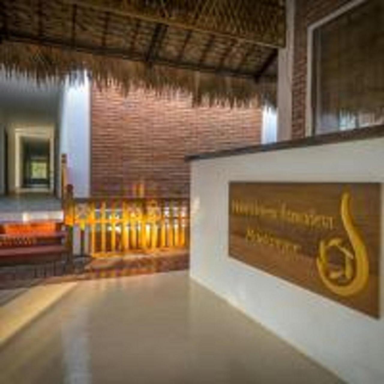 Hotel Queen Jamadevi Mawlamyine Buitenkant foto